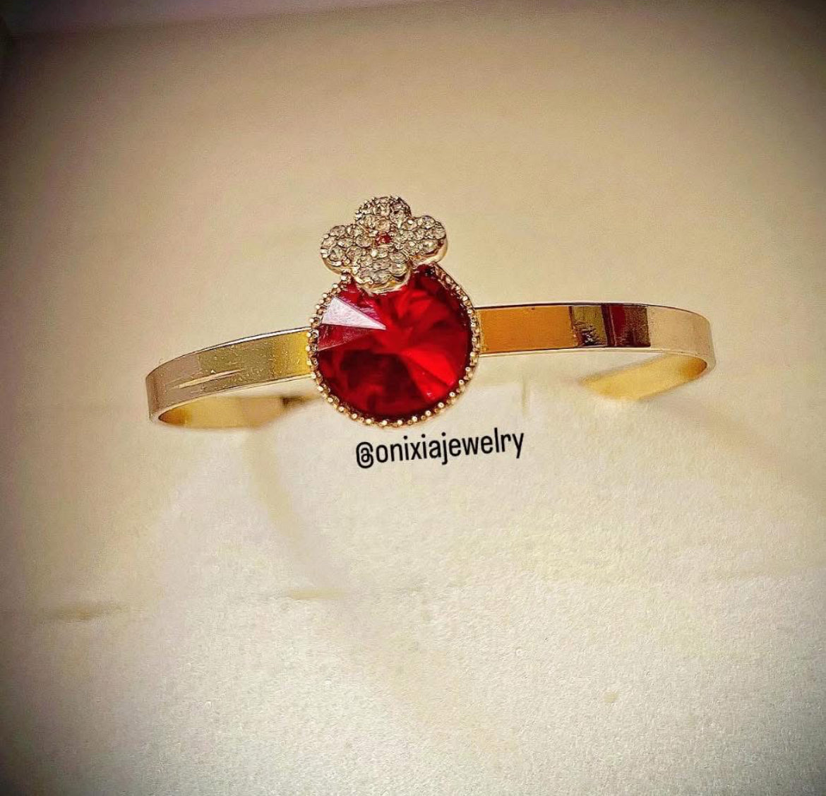 Bracelet fleur rouge